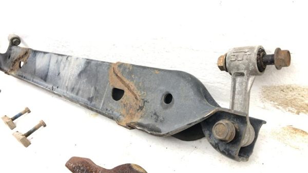 00 Escalade Torsion Bar Cross Member Brace Wh Hardware Keys Tahoe Suburban Yukon — photo 6