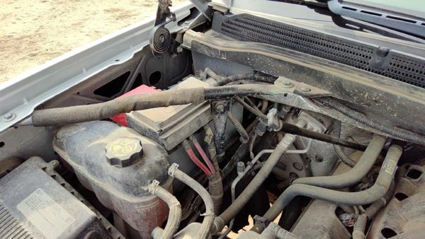 2015 Chevy Silverado 1500 Battery Tray 84177367 5.3L — photo 4