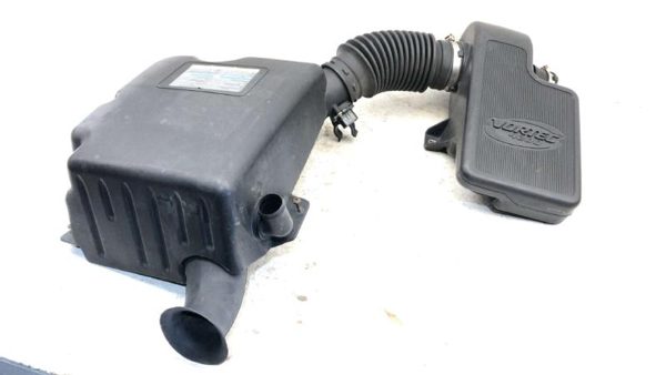 05-07 Envoy Complete Air Intake Cleaner Filter Box Housing With Tube Oem 4.2L — photo 1