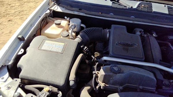 05-07 Envoy Complete Air Intake Cleaner Filter Box Housing With Tube Oem 4.2L — photo 2