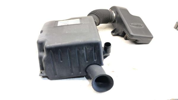 05-07 Envoy Complete Air Intake Cleaner Filter Box Housing With Tube Oem 4.2L — photo 6