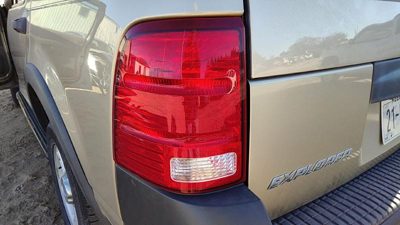 2002-2005 Ford Explorer Driver Left Tail Light Brake Lamp Oem Rear 1L2z13405aa