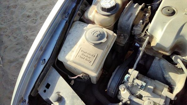 1996-1999 Saturn Sl1 Windshield Washer Fluid Reservoir With Pump Oem Wiper Tank — photo 4