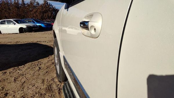 2008 Lincoln Navigator Front Door LH Pv White Chocolate 7L7Z7820125A — photo 5