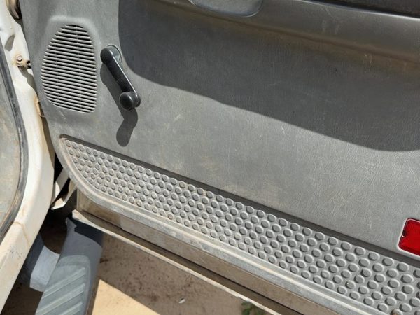 2005-2007 Ford F350 Passenger Right Front Door Trim Panel Manual Gray — photo 4