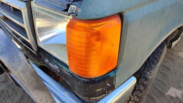 1988 Ford F150 Fog/mark/park/turn Light/lamp LH Driver Left Front Turn Signal — photo 2