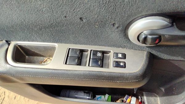 2010-2011 Nissan Versa Driver Left Front Power Window Master Control Switch Oem — photo 3