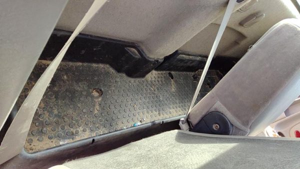 03-05 Dodge Ram 2500 Rear Tray Behind Seat Oem — photo 2