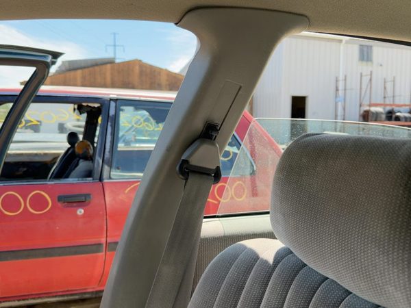 1995-2001 Chevy Lumina Passenger Right B-Pillar Trim Panel Shale 92B — photo 2