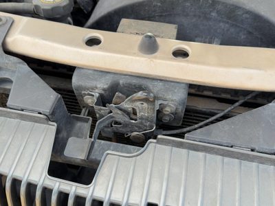 2004-2007 Buick Rainier Hood Latch Assembly With Bracket Oem 15176209