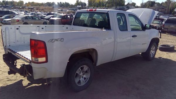 2011 GMC Sierra — vehicle photo 6