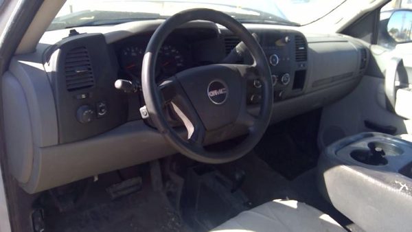2011 GMC Sierra — vehicle photo 3
