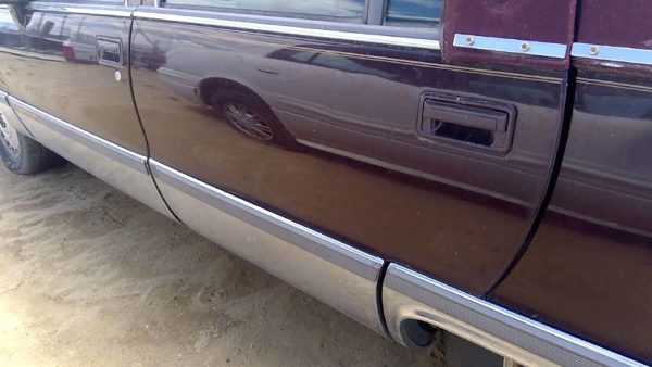 1993 Cadillac Fleetwood Rear Door LH Maroon — photo 2