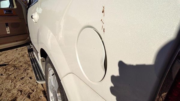 98-17 Navigator Fuel Tank Door With Hinge Gas Lid Filler Pv White Chocolate — photo 2