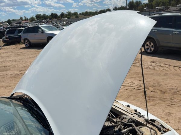 2001 Chevrolet Cavalier Hood Bright White 16U — photo 2