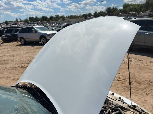 2001 Chevrolet Cavalier Hood Bright White 16U — photo 3