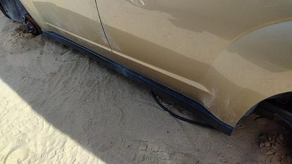 07-08 Grand Vitara Xl-7 Driver Left Lower Rocker Panel Moulding Side Skirt Gold — photo 1