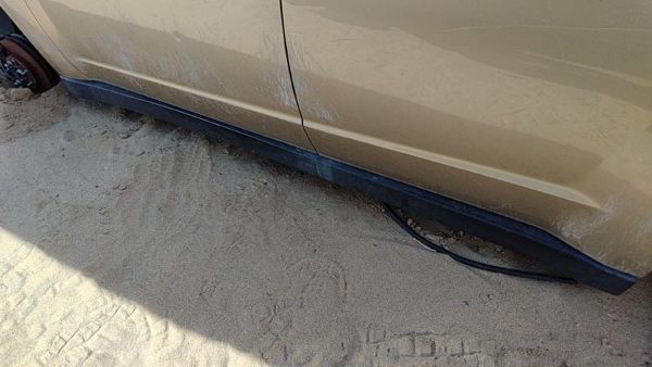 07-08 Grand Vitara Xl-7 Driver Left Lower Rocker Panel Moulding Side Skirt Gold — photo 3