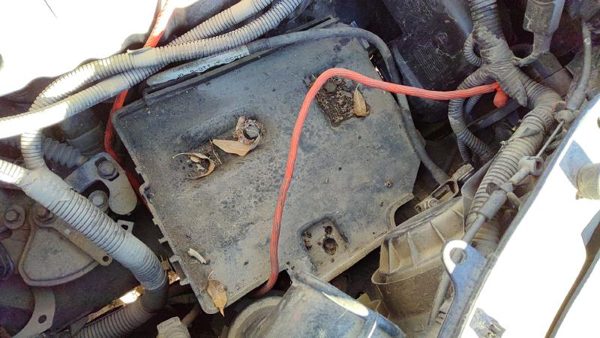 2005 Kia Spectra Battery Tray 2.0L — photo 2