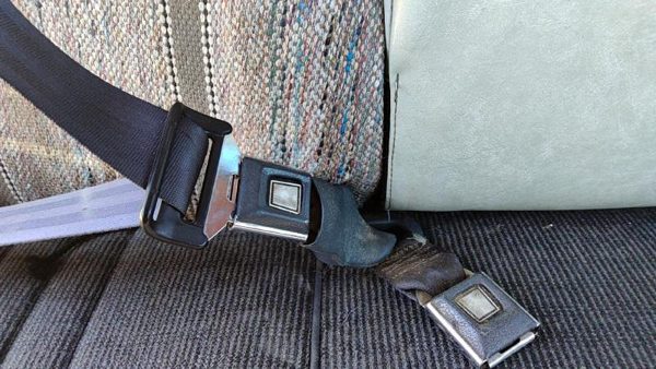 1987-1991 Ford F150 Passenger Right Front Seat Belt Buckle Receiver Oem Gray — photo 3