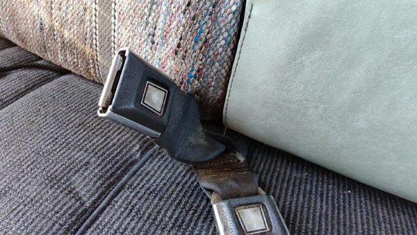 1987-1991 Ford F150 Passenger Right Front Seat Belt Buckle Receiver Oem Gray — photo 2