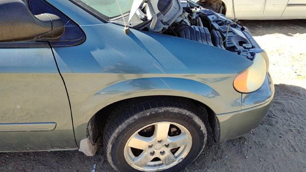2001-2007 Dodge Caravan Passenger Right Front Fender Oem Magnesium Ppk — photo 1