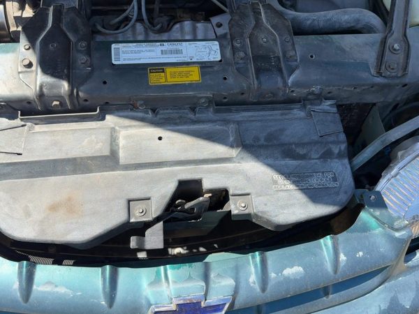 1999 Chevy Lumina Top Plastic Cover Above Radiator Support Sight Shield 10288085 — photo 4