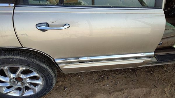 1992 Buick Park Avenue Rear Door RH Gold — photo 1