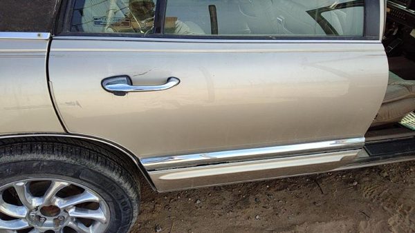 1992 Buick Park Avenue Rear Door RH Gold — photo 3