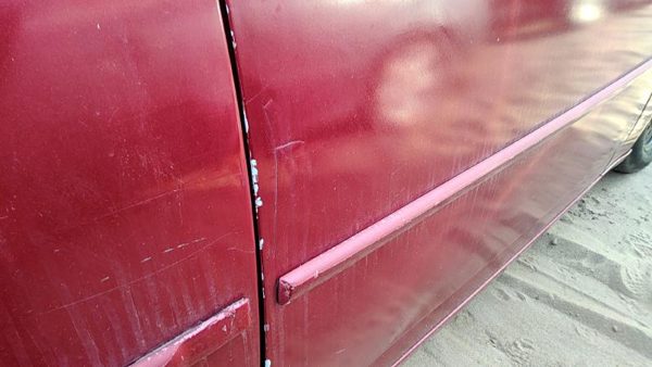 2010 Dodge Charger Front Door RH Prh Inferno Red — photo 11