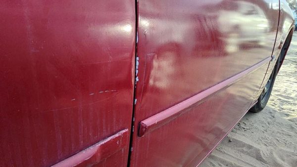 2010 Dodge Charger Front Door RH Prh Inferno Red — photo 12
