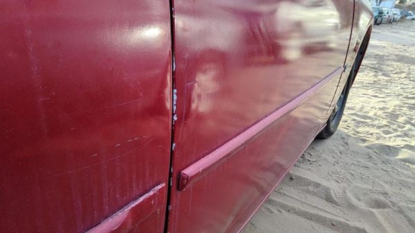 2010 Dodge Charger Front Door RH Prh Inferno Red — photo 13