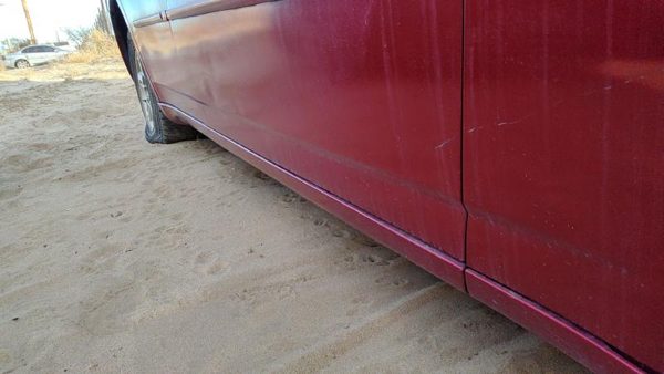2010 Dodge Charger Front Door RH Prh Inferno Red — photo 8