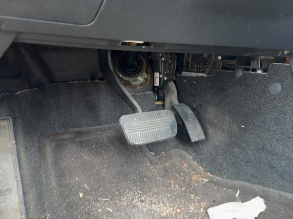 2005 Nissan Altima Brake Pedal Assembly Oem Automatic — photo 2