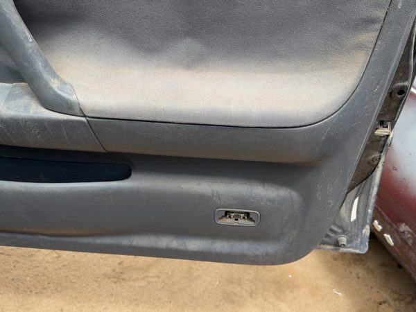1998 Isuzu Rodeo Passenger Right Front Door Trim Panel With Switches 8971586361 — photo 4