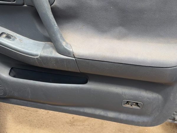 1998 Isuzu Rodeo Passenger Right Front Door Trim Panel With Switches 8971586361 — photo 7