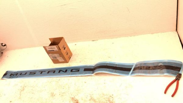 2014 Ford Mustang Left Door Quarter Stripe Black Oem Cr3z6320001aa — photo 7