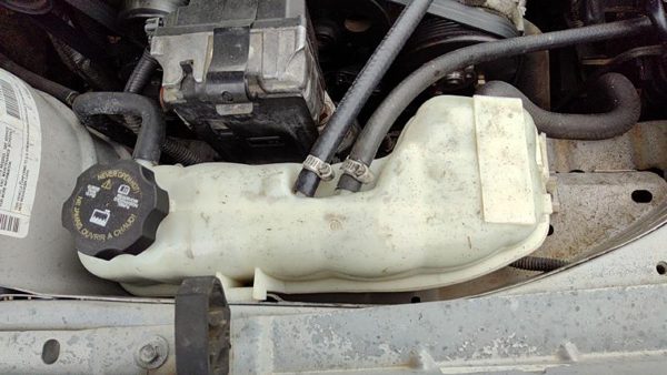 2000 Chevrolet Malibu Coolant Recovery Bottle Chevy — photo 3