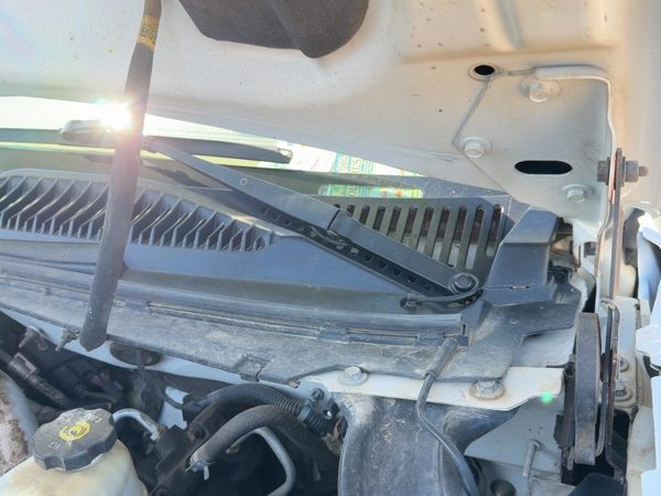 2003-2007 Chevy Silverado 2500 Driver Left Windshield Wiper Arm Oem Blade Lever — photo 1