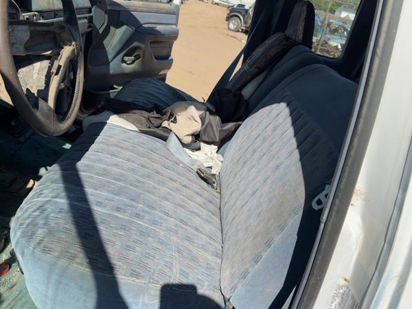1992 Ford F-250 Front Seat Gray — photo 6