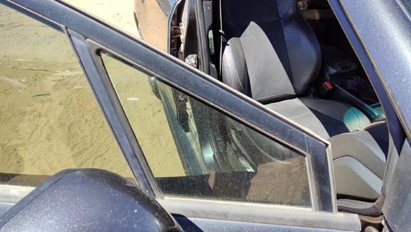 2015-21 Subaru Wrx Passenger Right Front Vent Window Small Door Glass With Frame — photo 4