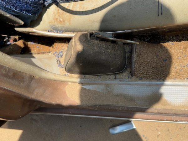 1974 Chevy Impala Passenger Right Front Seat Belt Retractor Oem Shoulder — photo 2