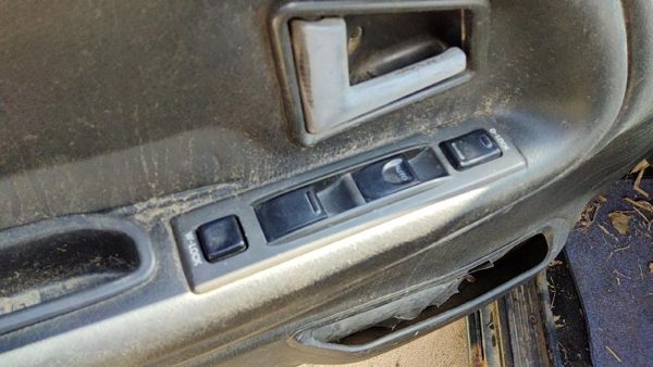 1997 Suzuki Sidekick Door Switch Front — photo 3