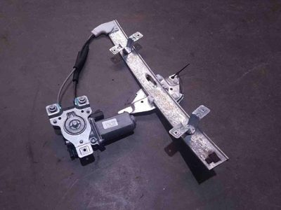2003 Pontiac Grand Prix Front Door Regulator