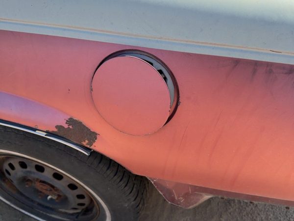 85-90 Buick Park Ave Fuel Tank Door With Hinge Gas Lid Oem Filler Red — photo 2