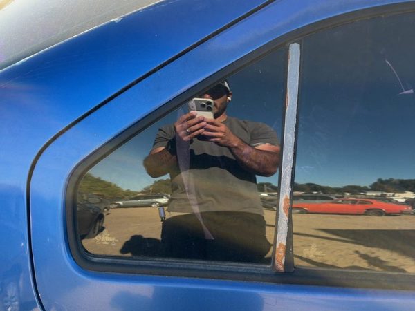 99-11 Vw Jetta Passenger Right Rear Vent Window Back Door Glass With Frame Oem — photo 1