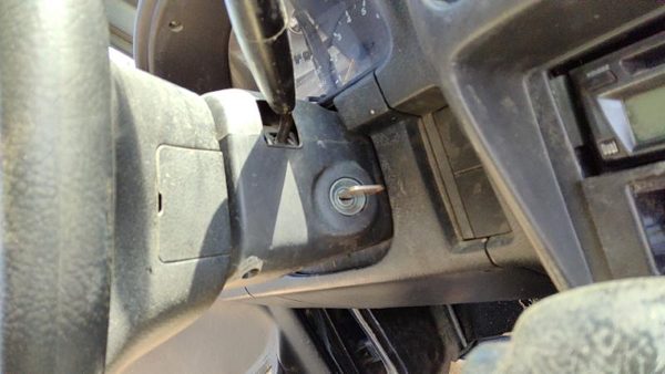 1996 97 Suzuki Sidekick Steering Column Trim Surround Collar Oem Plastic Housing — photo 3