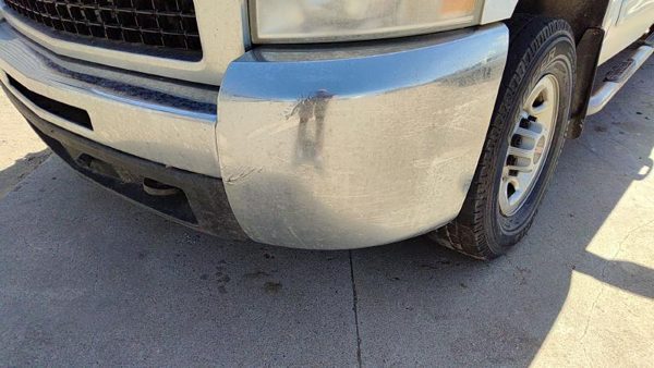 2008 Chevy Silverado 2500 Front Bumper Assy. White 50U — photo 2