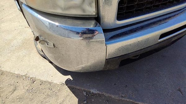 2008 Chevy Silverado 2500 Front Bumper Assy. White 50U — photo 7