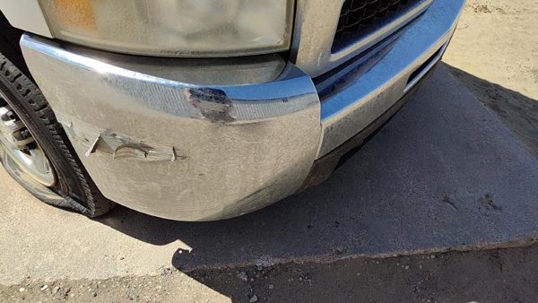 2008 Chevy Silverado 2500 Front Bumper Assy. White 50U — photo 8